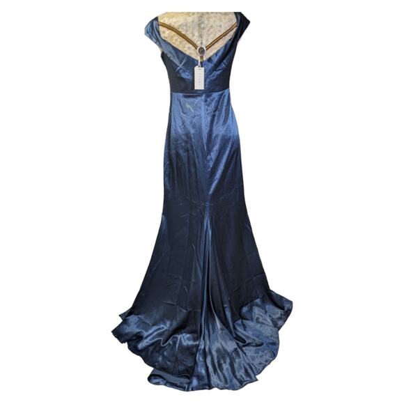 NWT YAURA Satin navy open front trumpet gown with cutout - Picture 4 of 9